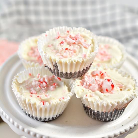 KETO PEPPERMINT CHEESECAKE CUPS - Recipe photo by Stylish Cravings