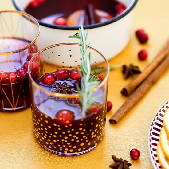 Warm Spiked Apple Cider with Port - Recipe photo by FloatingKitchen