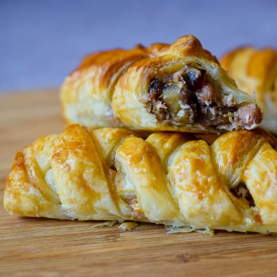 Vegetarian Christmas PLaits - Recipe photo by Recipe Crumbs