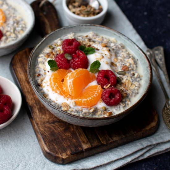 Simple Overnight Oats - Recipe photo by veganpunks