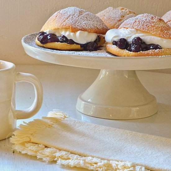 Cream Puffs - Recipe photo by Kitchengetaway