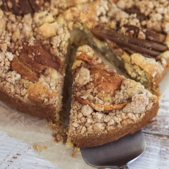 Brown Butter Pear Crumble - Recipe photo by The Mad Table