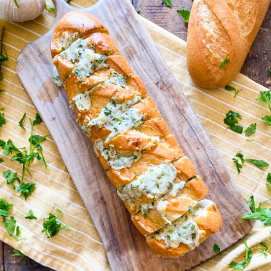 10 Minute Cheesy Garlic Bread - Recipe photo by Spain on a Fork