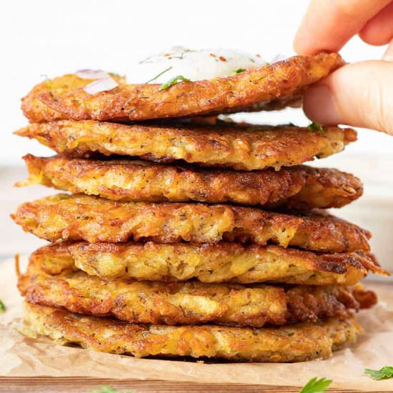 Crispy Vegan Potato Latkes - Recipe photo by Marinela