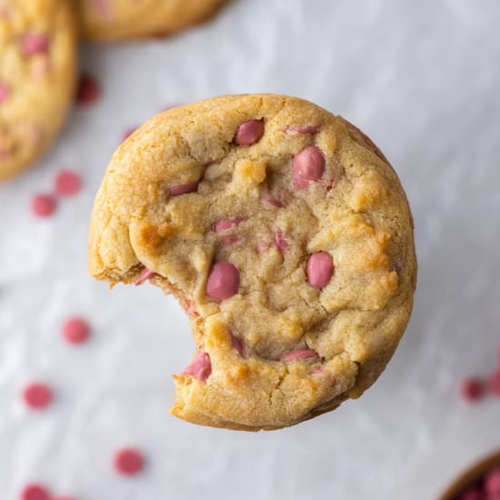 Crumbl Ruby chocolate chip cookies - Recipe photo by lifestyleofafoodie