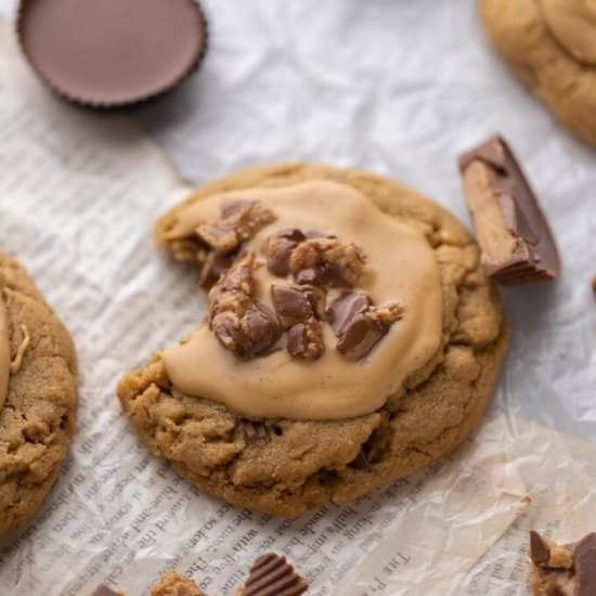 Crumbl Reese's PB cup cookies - Recipe photo by lifestyleofafoodie