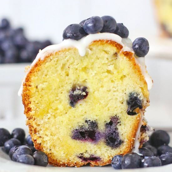 DONUT CAKE IN BUNDT PAN - Recipe photo by Easy Peasy Creative Ideas