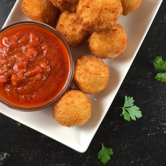 Air Fryer Frozen Mac n Cheese Balls - Recipe photo by summeryule.com