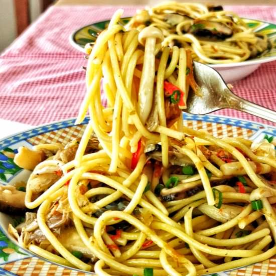 Spaghetti aglio e olio - Recipe photo by Taste of Asian Food