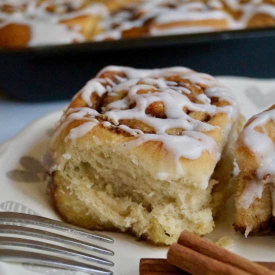 vegan cinnamon rolls - Recipe photo by whatjessicabakednext