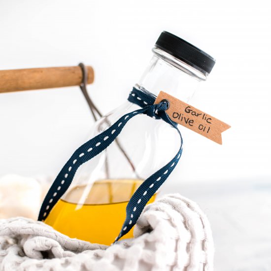 Garlic Infused Olive Oil - Recipe photo by megseverydayindulgence