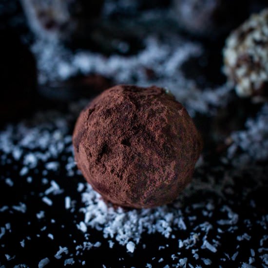Healthy Vegan Truffles - Recipe photo by Ourplantbasedworld