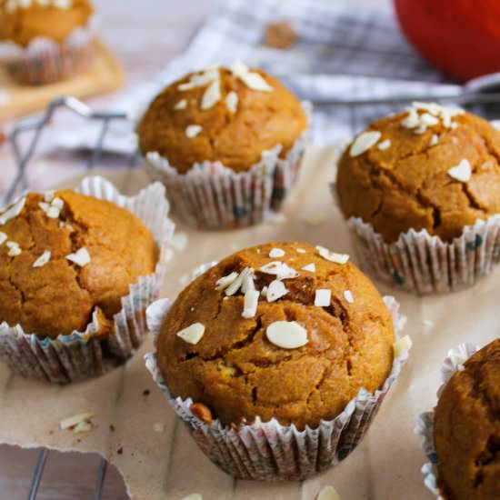 Easy Pumpkin Muffins - Recipe photo by Cook Homey