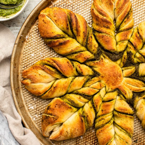 3 Ingredient Pesto Star Bread - Recipe photo by from my bowl