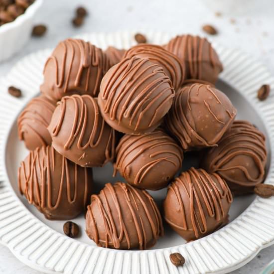 Easy Coffee Truffles - Recipe photo by itsnotcomplicatedrecipes