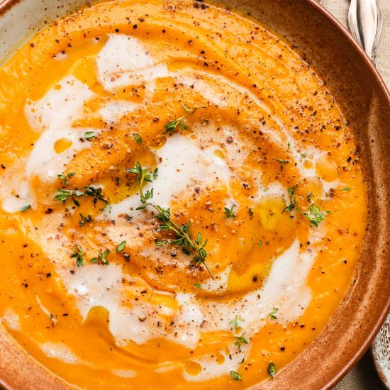 Roasted Butternut Squash Soup - Recipe photo by lindseyeatsla