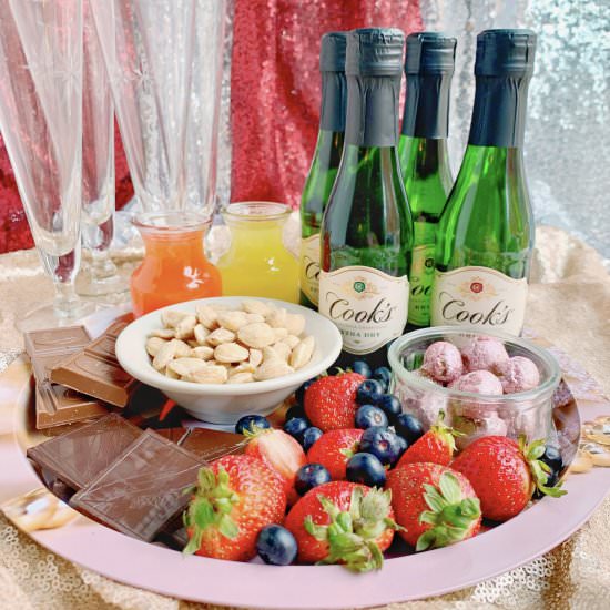 Merry Cocktail Board - Recipe photo by Theyummymuffin