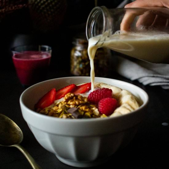 Homemade granola - Recipe photo by Ourplantbasedworld