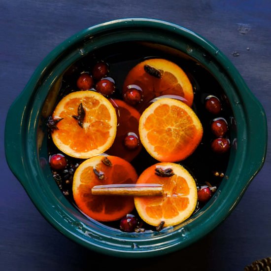 Slow Cooker Mulled Wine - Recipe photo by peelwithzeal
