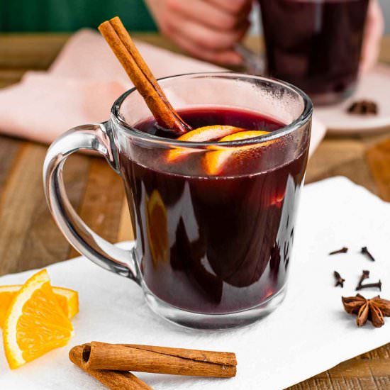 Simple & Spiced Mulled Wine - Recipe photo by tastythriftytimely