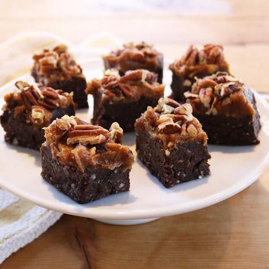 Turtle Brownie Bites - Recipe photo by SmartyPlants