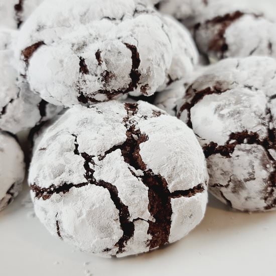 Chocolate Crinkle Cookies - Recipe photo by Masonjarsandme