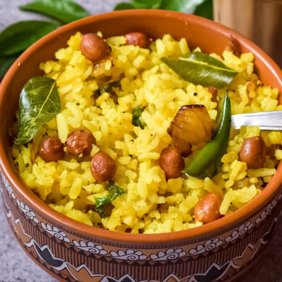 Kanda poha recipe | Onion poha - Recipe photo by hattyfoods