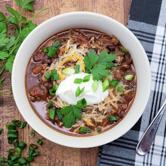 Dutch Oven Chili Recipe - Recipe photo by trendgredient