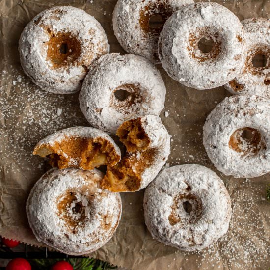 Gingerbread pear donuts - Recipe photo by cherryonmysundae