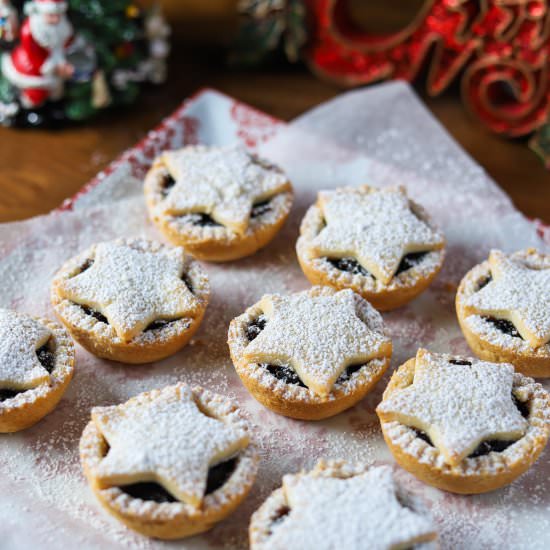 Vegan and Gluten-Free Mince Pies - Recipe photo by Cooking With Camilla