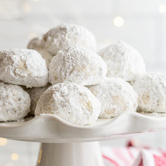 Italian Wedding Cookies - Recipe photo by PinchandSwirl