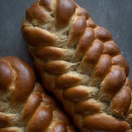 Whole Wheat Challah - Recipe photo by Aredspatula