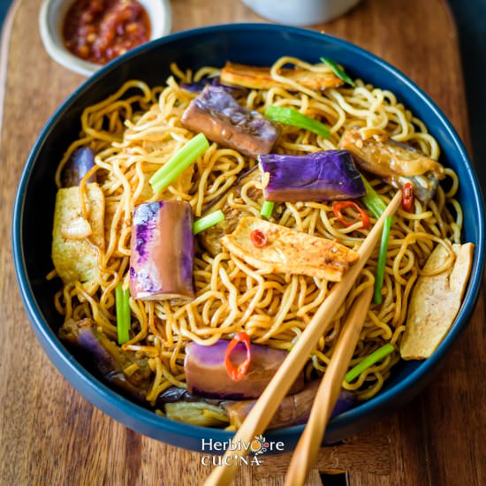 Vegan Sichuan Eggplant Noodles - Recipe photo by Herbivore Cucina