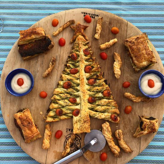 Beautiful Christmas Tree Pastry - Recipe photo by The Bella Vita