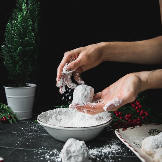 Walnut Snowball Cookies - Recipe photo by emily_garlichead