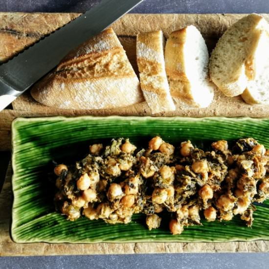 Spinach with chickpeas (Vegan) - Recipe photo by The Spanish Radish