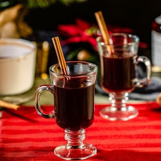 Mulled Wine with Apple Brandy - Recipe photo by charmingcocktails
