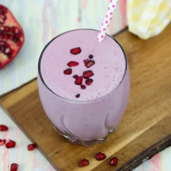 Easy Pomegranate Smoothie - Recipe photo by Fitasamamabear