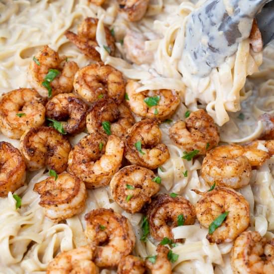 Cajun shrimp alfredo - Recipe photo by everyday-delicious.com