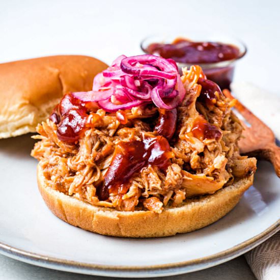 slow cooker pulled chicken - Recipe photo by lifeloveandgoodfood