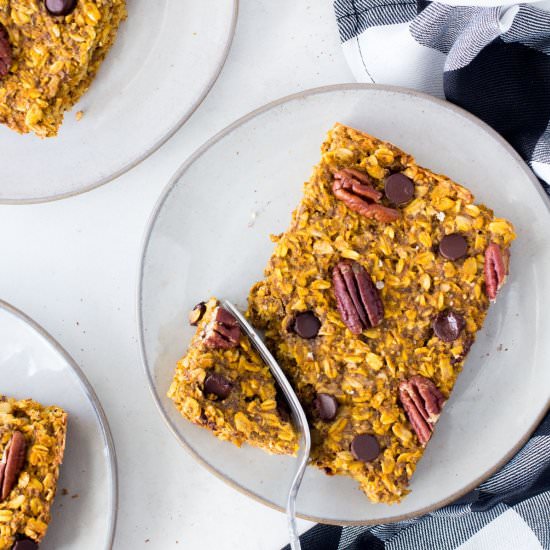 Pumpkin Baked Oatmeal - Recipe photo by Kelli @ Hungry Hobby
