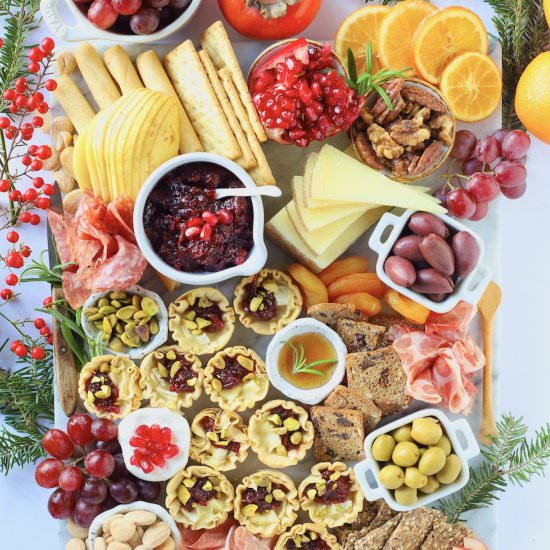 How to make a Holiday Snack Board - Recipe photo by marilenaskitchen