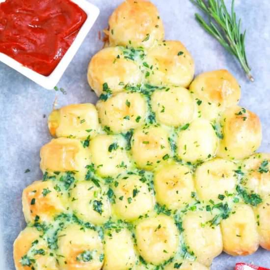Pull Apart Christmas Tree - Recipe photo by peasandpeonies