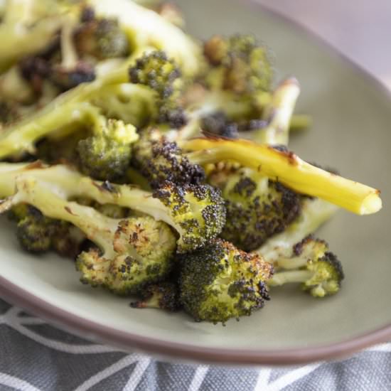 Oven roasted broccoli - Recipe photo by foodmakesmehappy