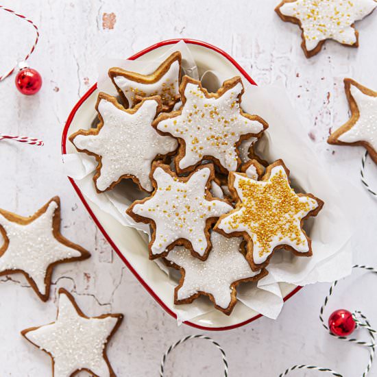 Spiced Snowflake Cookies - Recipe photo by spicyicecream