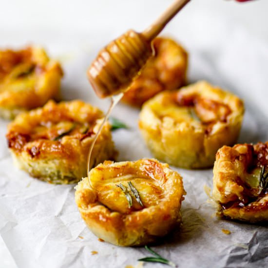 Mini Honey Baked Brie Puff Pastries - Recipe photo by etfoodvoyage