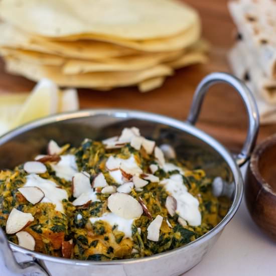 Chicken And Spinach Saagwala Curry - Recipe photo by ATastyKitchen