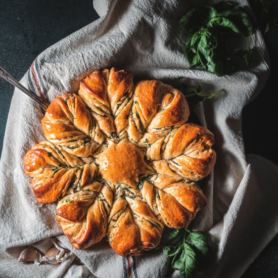 Garlic Parm & Herb Star Bread - Recipe photo by Liv Vegan Strong