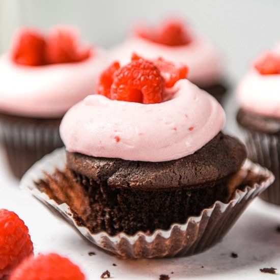 Raspberry Chocolate Cupcakes - Recipe photo by Chopnotch