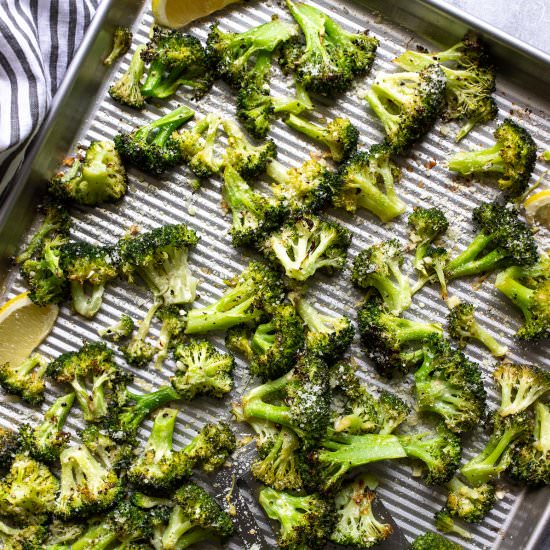 Garlic Parmesan Roasted Broccoli - Recipe photo by cookingjar